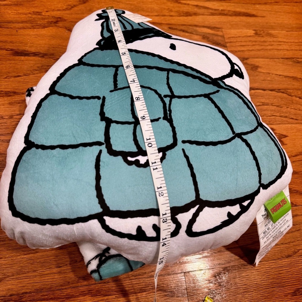 Snoopy NWT Peanuts Pillow Throw Blanket Set Cozy Plush Gift Puffer Coat Blue - Picture 4 of 5